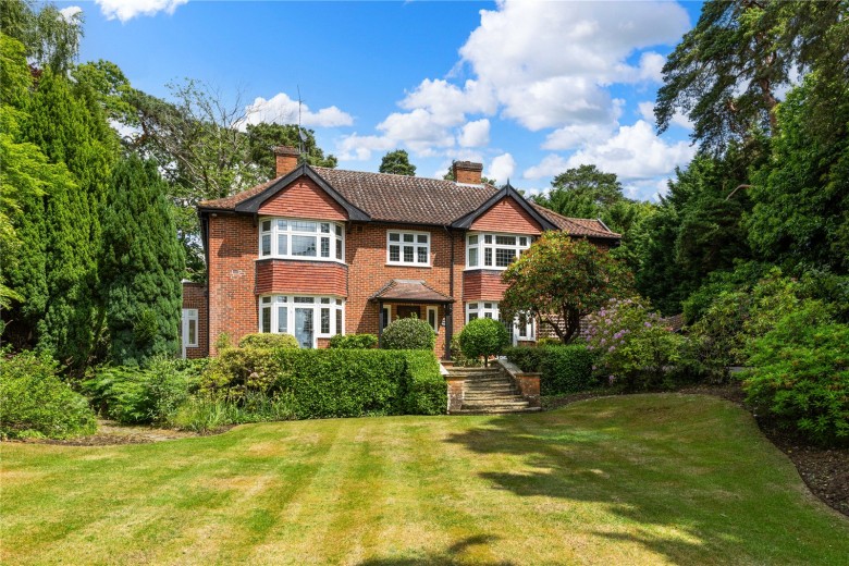 Click the photo for more details of Southfield Place, Weybridge, Surrey