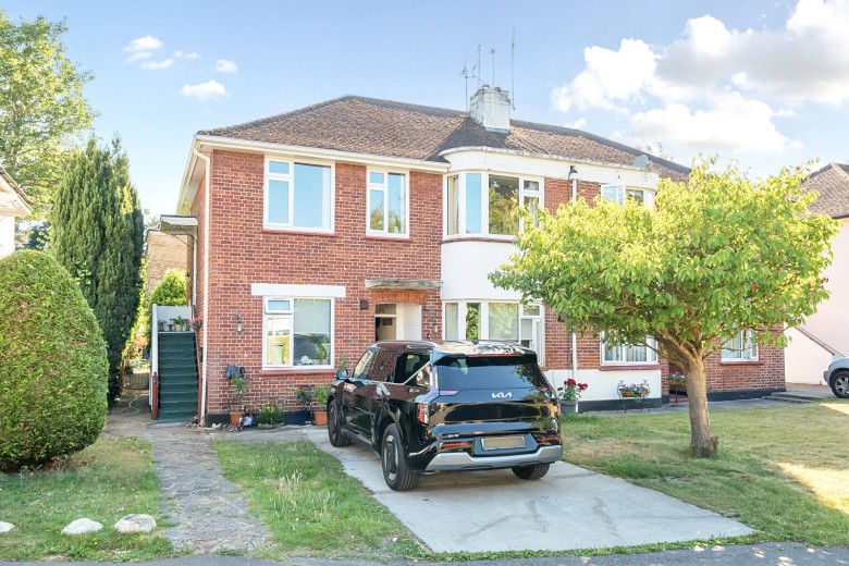 Click the photo for more details of Oatlands Drive, Weybridge, Surrey