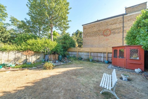 Click the photo for more details of Oatlands Drive, Weybridge, Surrey