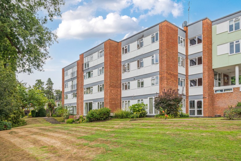 Click the photo for more details of Berkeley Court, Weybridge, Surrey