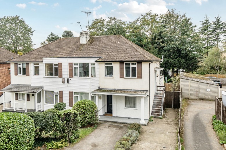 Click the photo for more details of Oatlands Drive, Weybridge, Surrey