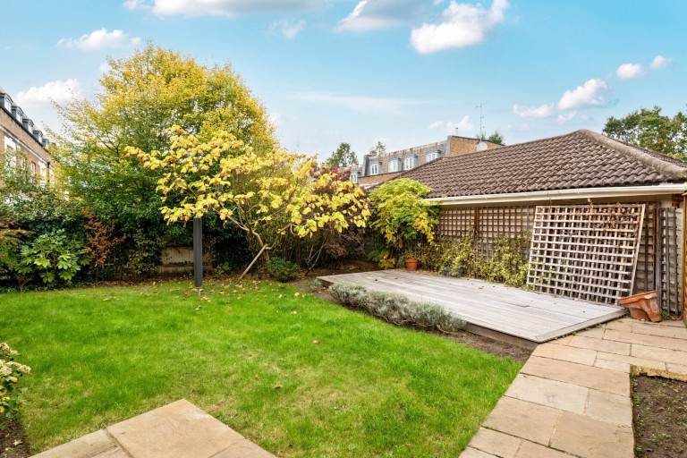 Images for Stoneleigh Park, Weybridge, Surrey