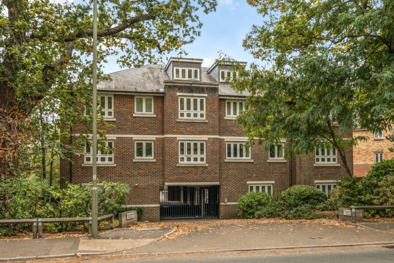 Click the photo for more details of Brooklands Road, 97 Brooklands Road, Weybridge, Surrey