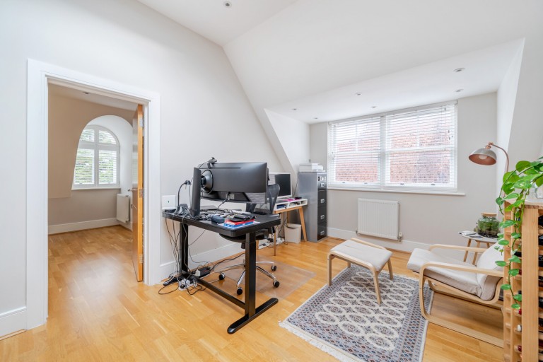 Images for Oatlands Chase, Weybridge, Surrey