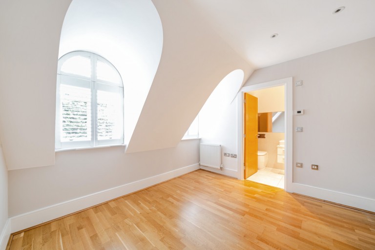 Images for Oatlands Chase, Weybridge, Surrey