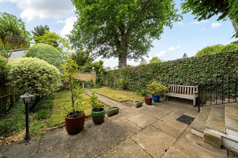 Images for Lakeside Grange, Weybridge, Surrey