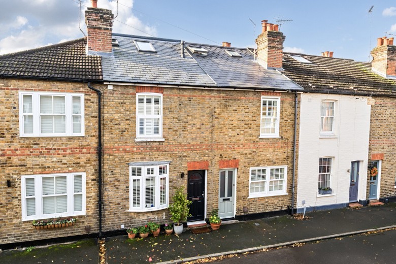 Click the photo for more details of Radnor Road, Weybridge, Surrey