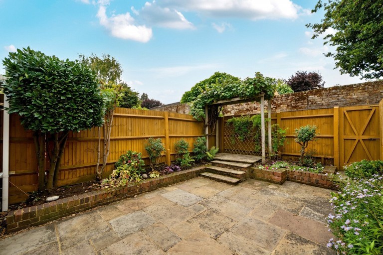 Images for Hanover Walk, Weybridge, Surrey