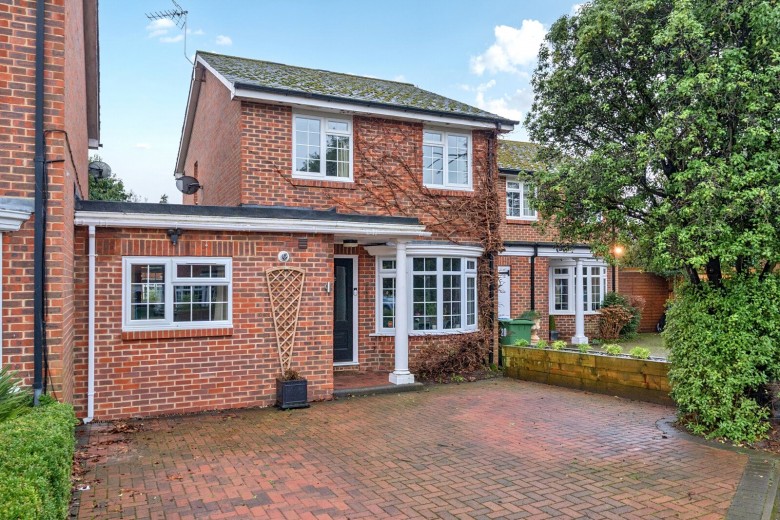 Click the photo for more details of Churchill Drive, Weybridge, Surrey
