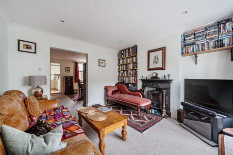 Click the photo for more details of New Road, Weybridge, Surrey