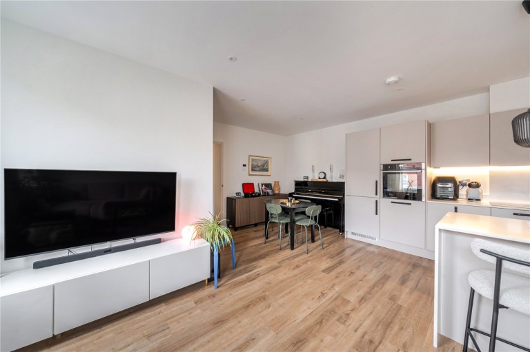 Images for Jubilee Gardens, Weybridge, Surrey