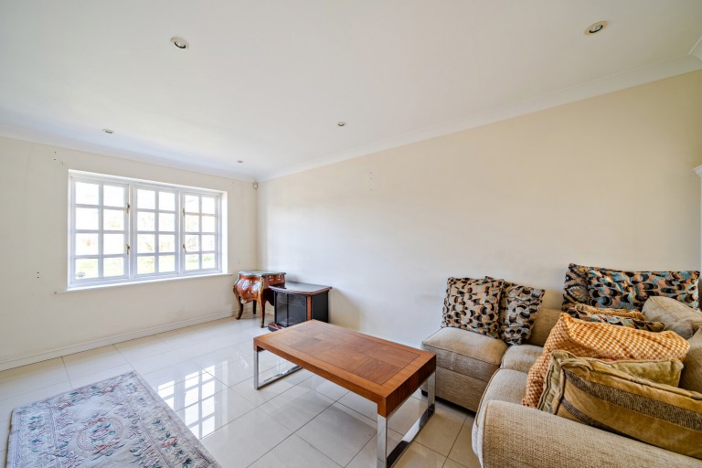 Images for Aspen Square, Weybridge, Surrey