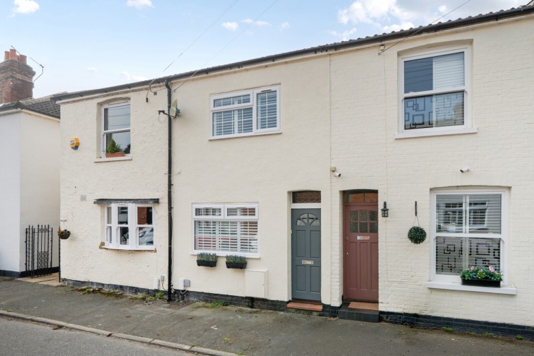 Click the photo for more details of Glencoe Road, Weybridge, Surrey