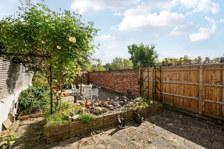 Images for Cedar Road, Weybridge, Surrey