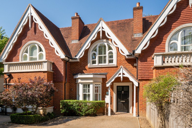 Click the photo for more details of Weybridge, Surrey