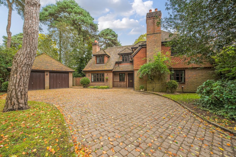 Click the photo for more details of Oldfield Wood, Woking, GU22
