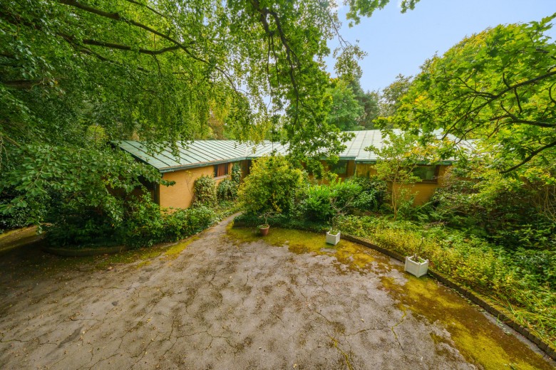 Click the photo for more details of Hook Heath Road, Hook Heath, GU22