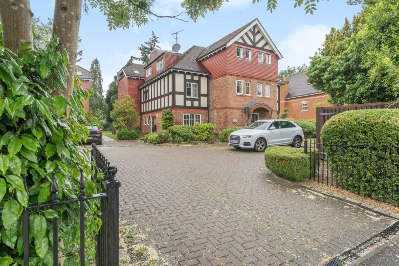 Click the photo for more details of Coley Avenue, Woking, Surrey, GU22