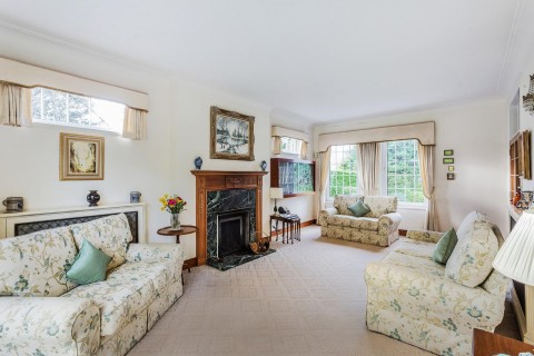 Click the photo for more details of Knowl Hill, Woking, GU22