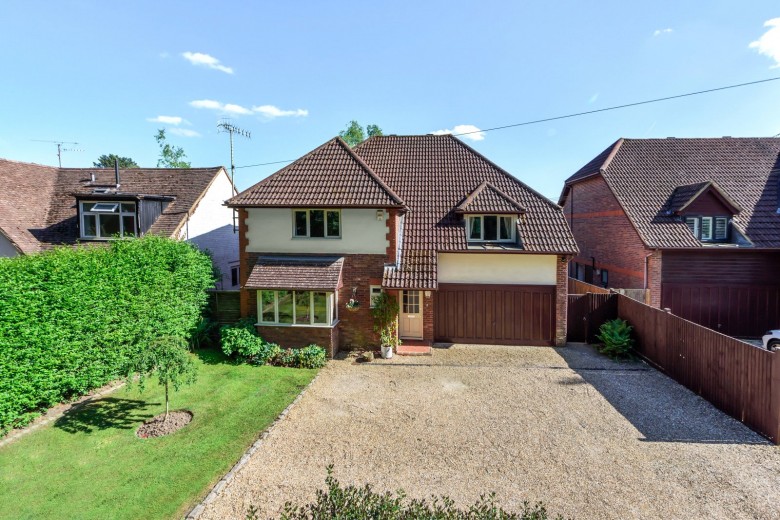 Click the photo for more details of Saunders Lane, Mayford, Woking, GU22