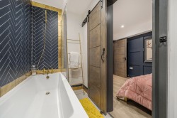 Images for Clodhouse Hill, Worplesdon, Surrey