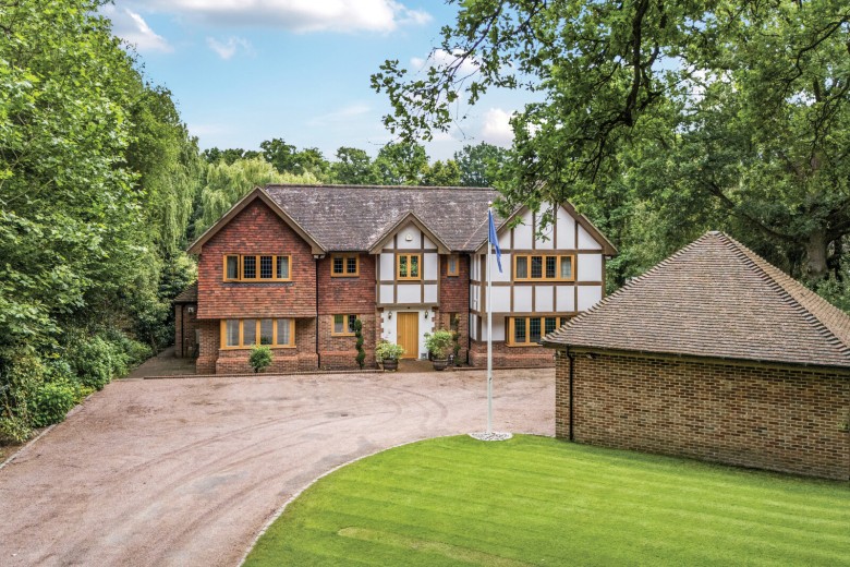 Click the photo for more details of The Fairway, Worplesdon, Surrey