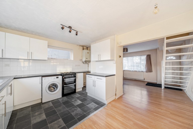 Images for Kingfield, Woking