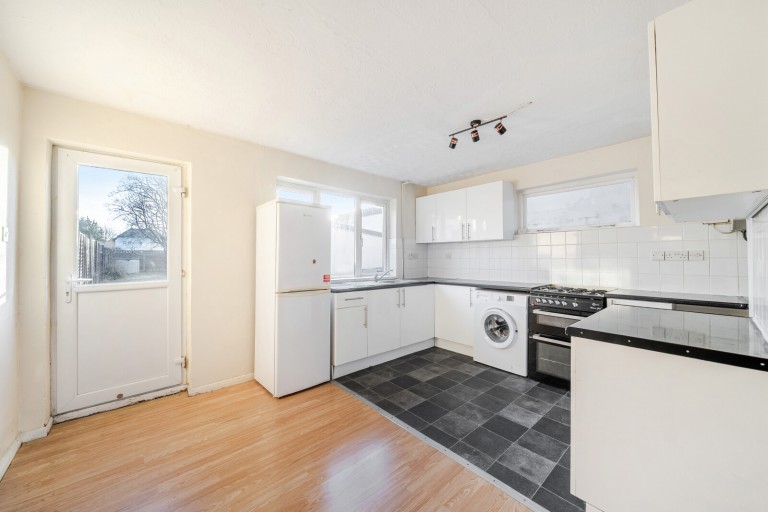 Images for Kingfield, Woking