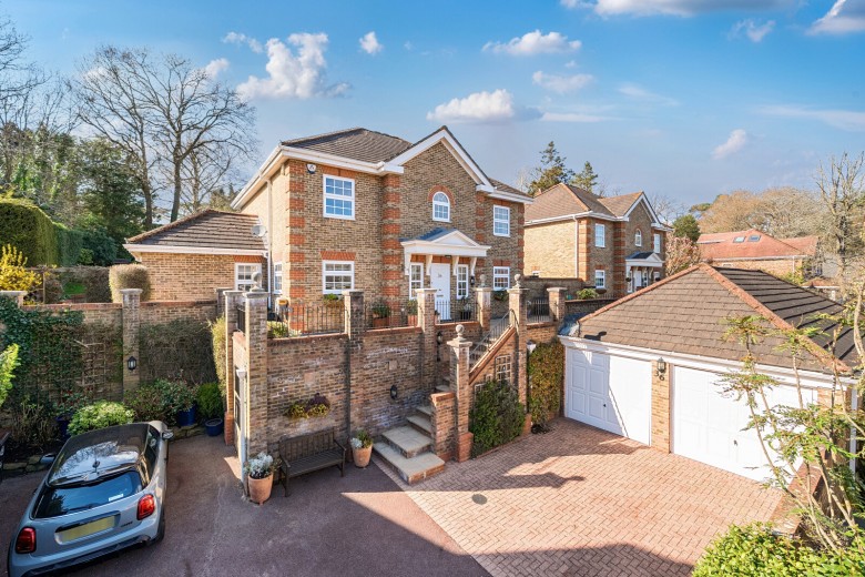 Click the photo for more details of Allen House Park, Hook Heath, Surrey