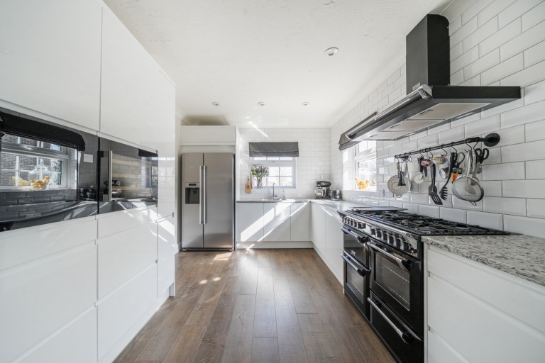 Images for Allen House Park, Hook Heath, GU22