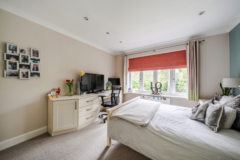 Images for Hale End, Hook Heath, Woking