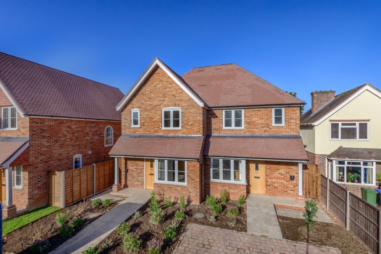 Click the photo for more details of Beechwood Road, Knaphill, GU21