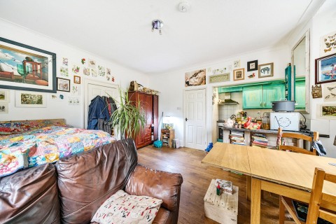 Click the photo for more details of Jackmans Lane, Woking, GU21