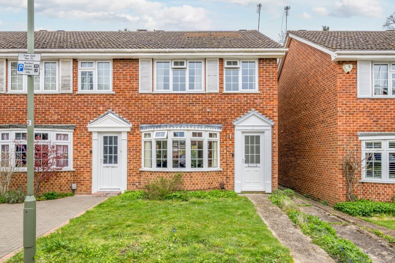 Click the photo for more details of Cheniston Close, West Byfleet, KT14