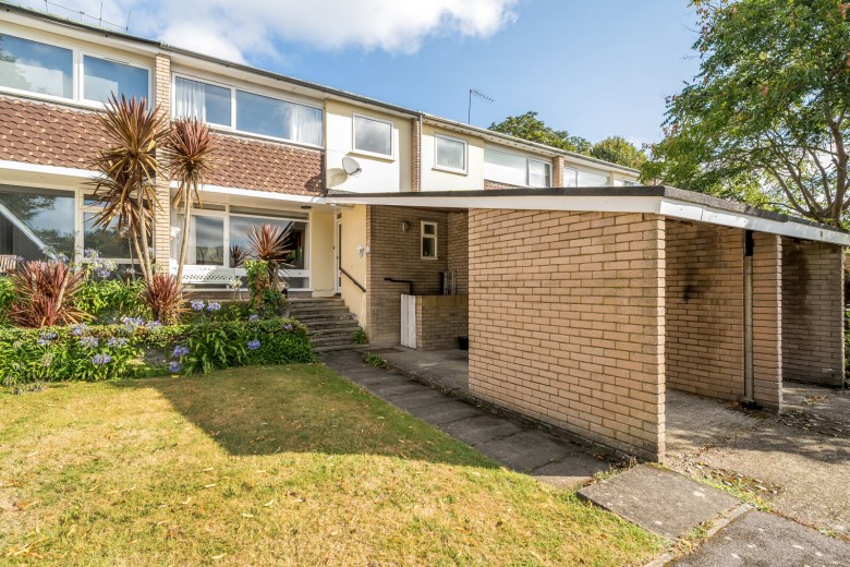 Click the photo for more details of Oak Bank, Woking, GU22