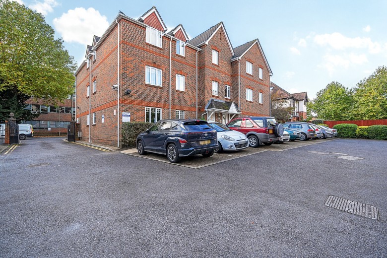Click the photo for more details of York Road, Woking, GU22