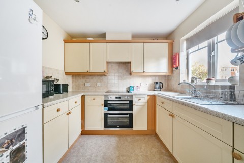 Click the photo for more details of York Road, Woking, GU22