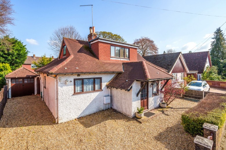 Click the photo for more details of Church Road, Byfleet, KT14