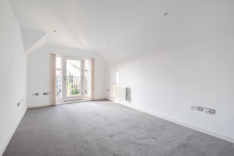Images for Old Woking Road, West Byfleet, KT14
