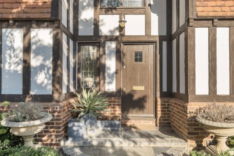Click the photo for more details of Salisbury Place, West Byfleet, Surrey