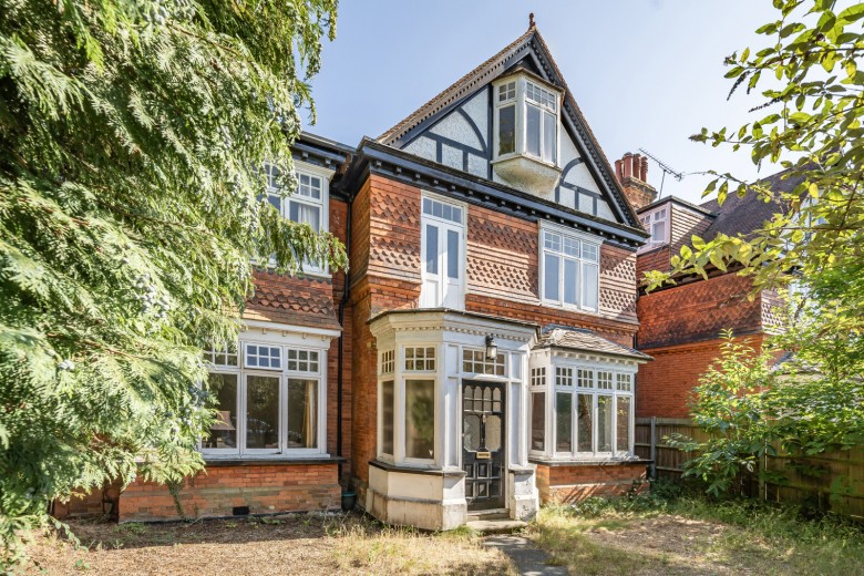 Click the photo for more details of Woodland Grove, Weybridge, Surrey
