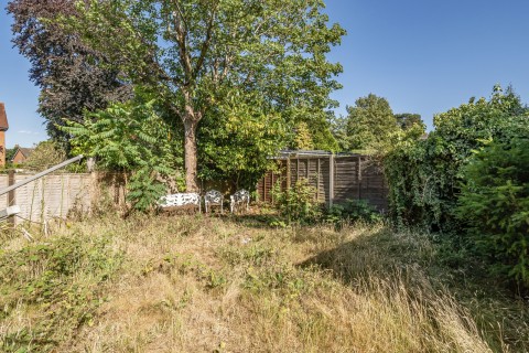 Click the photo for more details of Woodland Grove, Weybridge, Surrey