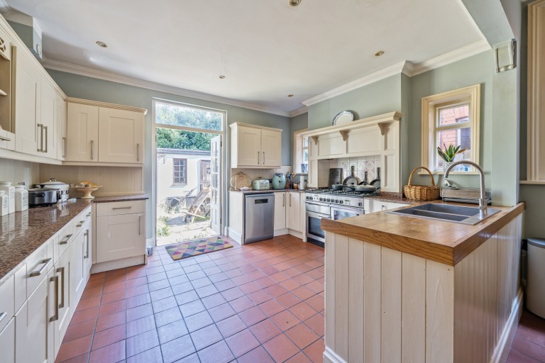 Images for Woodland Grove, Weybridge, Surrey