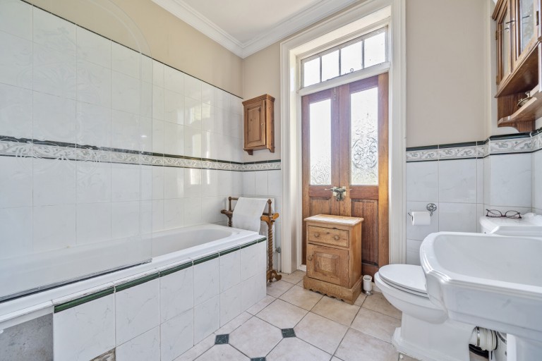 Images for Woodland Grove, Weybridge, Surrey