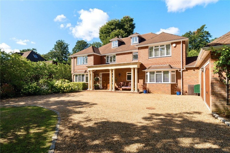 Click the photo for more details of Onslow Road, Burwood Park, Walton-On-Thames