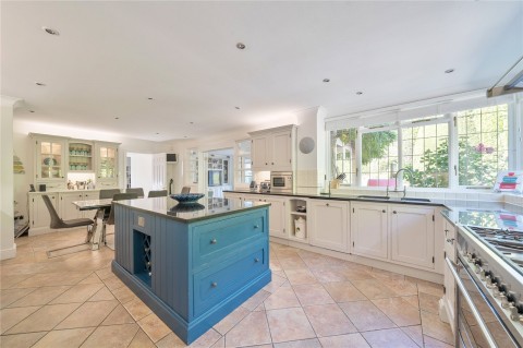 Click the photo for more details of Onslow Road, Burwood Park, Walton-On-Thames