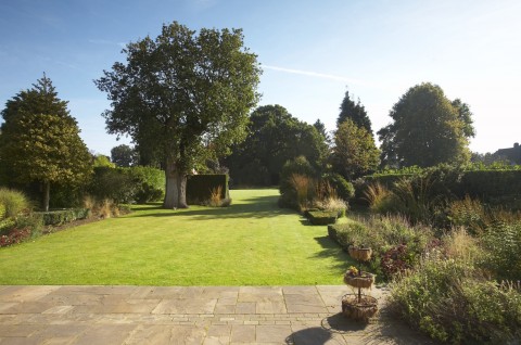 Click the photo for more details of Ashley Park Avenue, Ashley Park, Walton-On-Thames