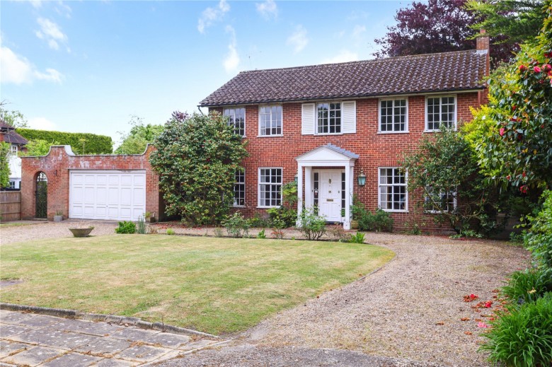 Click the photo for more details of Adelaide Road, Walton-On-Thames, KT12