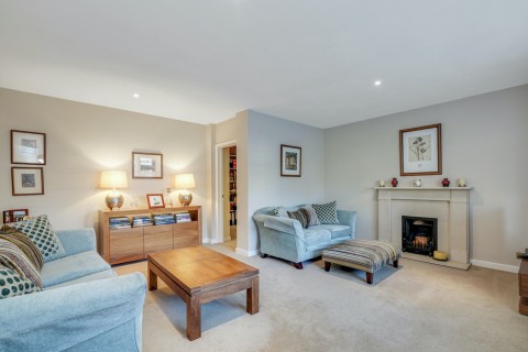 Click the photo for more details of Kenwood Drive, Walton-On-Thames, Surrey