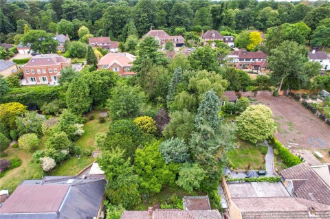 Click the photo for more details of Eastwick Road, Walton-On-Thames, KT12
